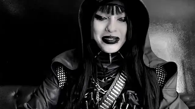 Snapshot of XXIOUX chatting on 05-06-26, 04:44 XXIOUX online show from 05-06-26, 04:44