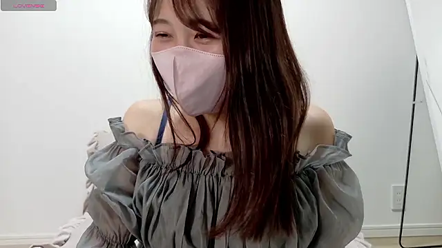 Snapshot of SUZU_ chatting on 07-22-26, 12:40 SUZU online show from 07-22-26, 12:40