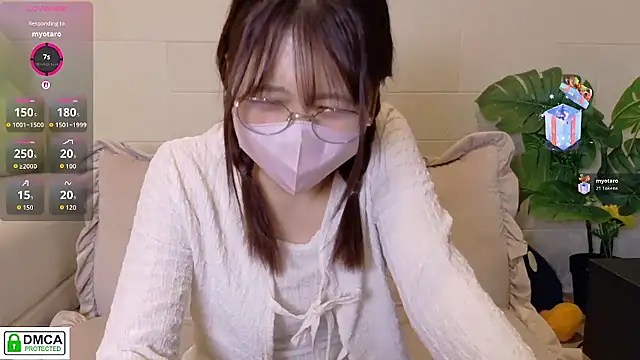 Snapshot of SUZU_ chatting on 05-21-26, 10:12 SUZU online show from 05-21-26, 10:12