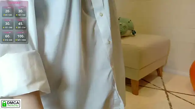 Snapshot of SUZU_ chatting on 10-05-25, 12:18 SUZU online show from 10-05-25, 12:18