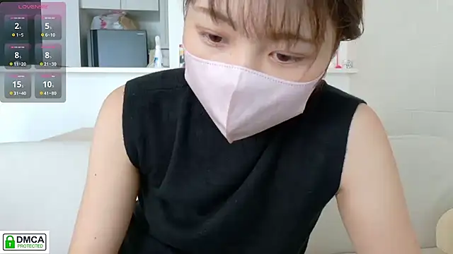 Snapshot of SUZU_ chatting on 09-26-25, 04:08 SUZU online show from 09-26-25, 04:08