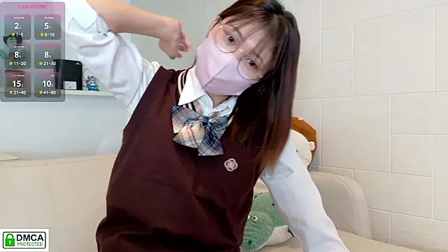 Snapshot of SUZU_ chatting on 10-08-25, 03:08 SUZU online show from 10-08-25, 03:08