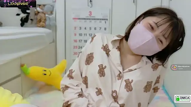 Snapshot of SUZU_ chatting on 03-15-25, 10:24 SUZU online show from 03-15-25, 10:24