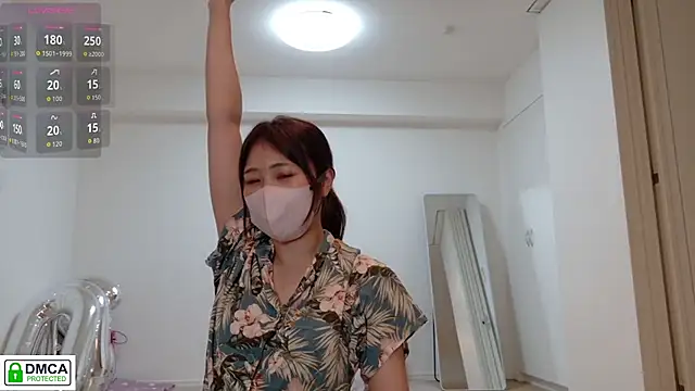 Snapshot of SUZU_ chatting on 07-25-26, 12:11 SUZU online show from 07-25-26, 12:11