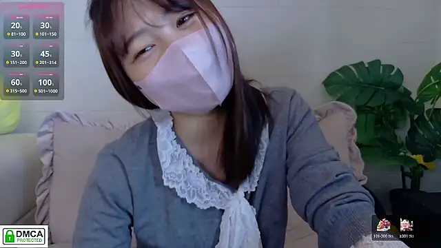 Snapshot of SUZU_ chatting on 05-22-26, 04:10 SUZU online show from 05-22-26, 04:10