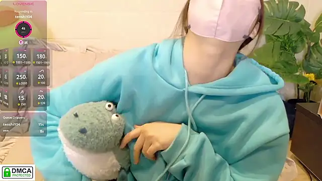 Snapshot of SUZU_ chatting on 05-05-26, 01:14 SUZU online show from 05-05-26, 01:14