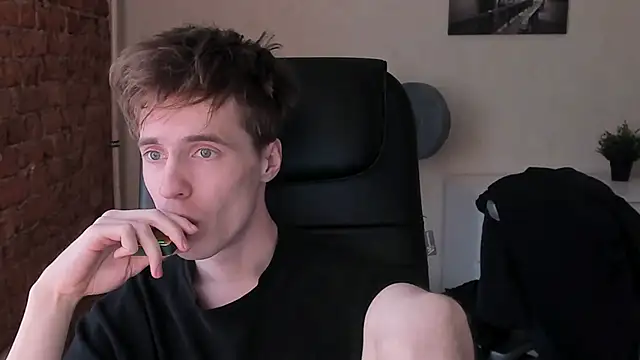 Snapshot of _tokyo_ghoul chatting on 03-16-25, 01:27  tokyo ghoul online show from 03-16-25, 01:27