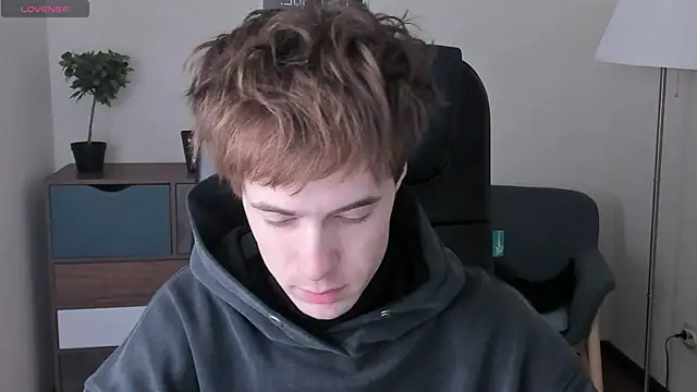 Snapshot of _tokyo_ghoul chatting on 02-15-25, 10:11  tokyo ghoul online show from 02-15-25, 10:11