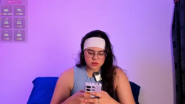 Snapshot of veronica185 chatting on 05-03-26, 03:44 veronica185 online show from 05-03-26, 03:44