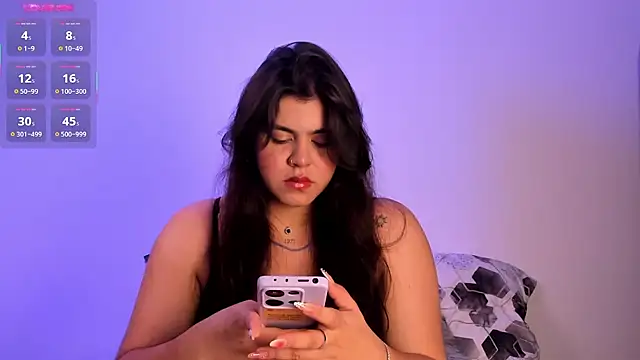 Snapshot of veronica185 chatting on 04-25-26, 02:47 veronica185 online show from 04-25-26, 02:47