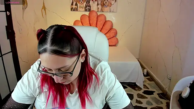 NiickyJones online show from 12-19-25, 04:31