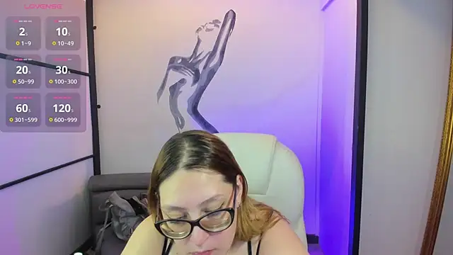 Snapshot of NiickyJones chatting on 02-25-25, 07:31 NiickyJones online show from 02-25-25, 07:31
