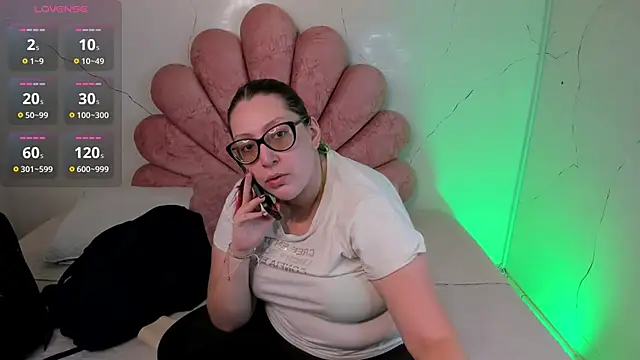 Snapshot of NiickyJones chatting on 02-06-26, 10:17 NiickyJones online show from 02-06-26, 10:17