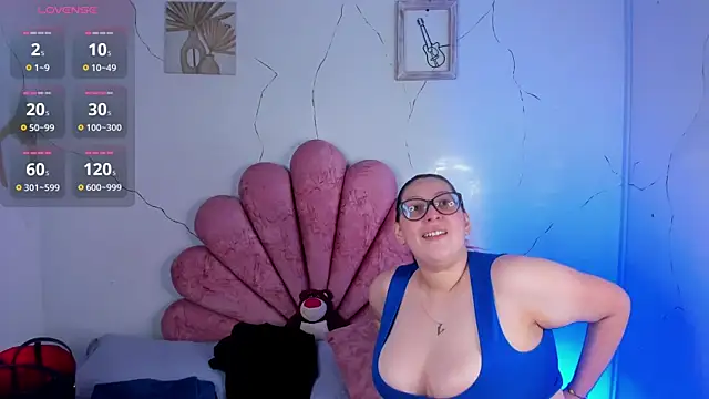 Snapshot of NiickyJones chatting on 02-13-26, 12:10 NiickyJones online show from 02-13-26, 12:10