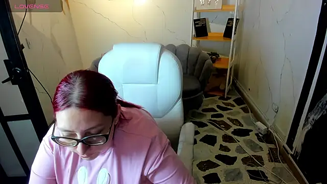 Snapshot of NiickyJones chatting on 09-13-25, 09:15 NiickyJones online show from 09-13-25, 09:15