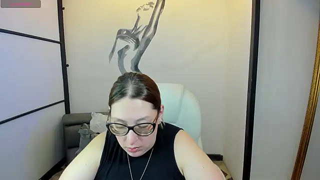 Snapshot of NiickyJones chatting on 02-23-25, 10:53 NiickyJones online show from 02-23-25, 10:53