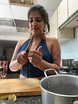 azahar  ziiz online show from 02-11-26, 04:07