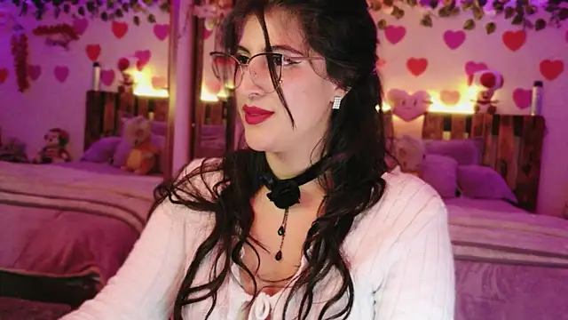 Snapshot of azahar__ziiz chatting on 04-22-26, 11:44 azahar ziiz online show from 04-22-26, 11:44