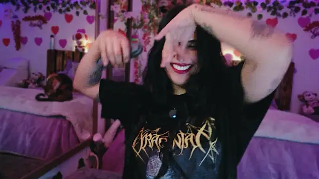 Snapshot of azahar__ziiz chatting on 05-28-26, 11:21 azahar ziiz online show from 05-28-26, 11:21
