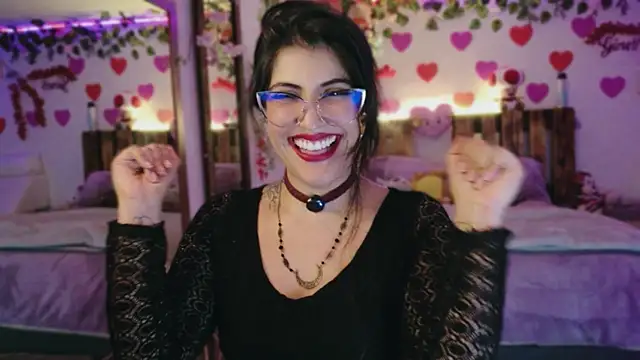 Snapshot of azahar__ziiz chatting on 06-11-26, 12:32 azahar ziiz online show from 06-11-26, 12:32