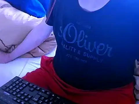 Snapshot of HornyRalfi55 chatting on 03-11-25, 03:45 HornyRalfi55 online show from 03-11-25, 03:45