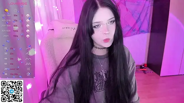 Snapshot of SelenaCute chatting on 05-29-26, 04:02 SelenaCute online show from 05-29-26, 04:02