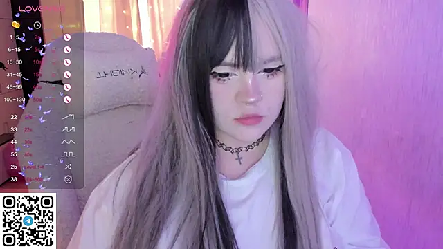 SelenaCute online show from 03-11-26, 06:07