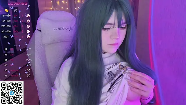 SelenaCute online show from 04-07-26, 05:42