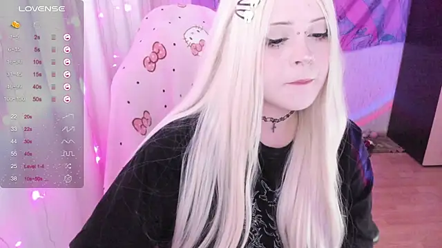 Snapshot of SelenaCute chatting on 07-08-26, 04:35 SelenaCute online show from 07-08-26, 04:35
