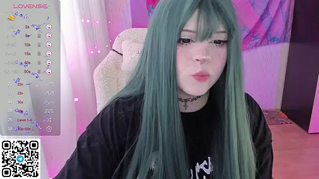 Snapshot of SelenaCute chatting on 05-27-26, 06:10 SelenaCute online show from 05-27-26, 06:10