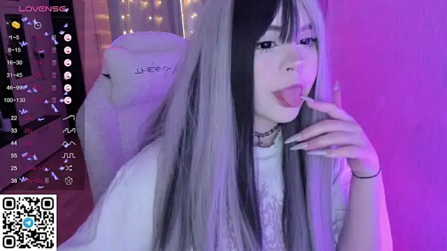 SelenaCute online show from 04-11-26, 04:31