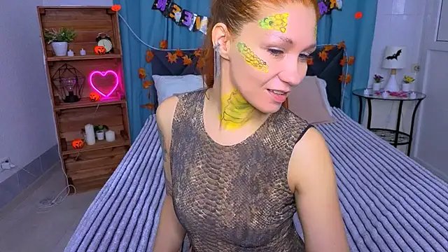 LucieHells online show from 10-30-25, 01:26