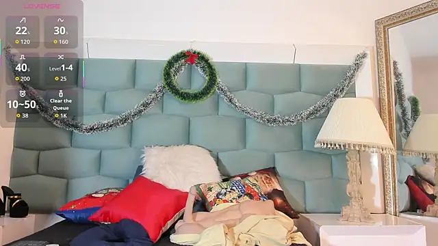 MiaMancini online show from 12-16-25, 09:19