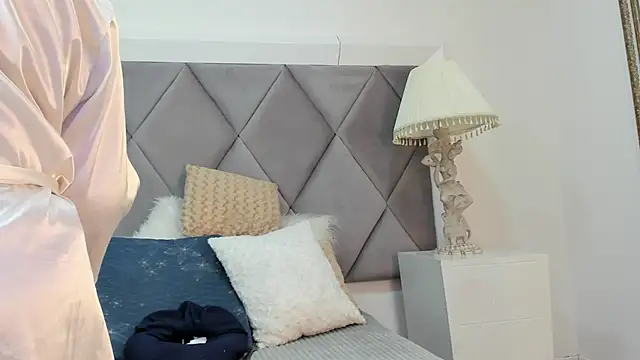 MiaMancini online show from 11-20-25, 08:53