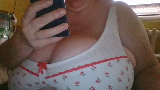 Nataliesbestjuggs online show from 11-08-25, 10:08