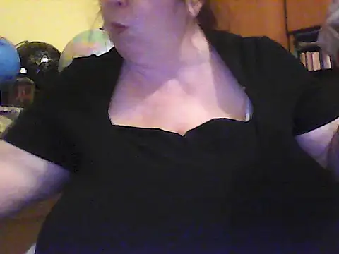 Nataliesbestjuggs online show from 05-28-26, 08:26