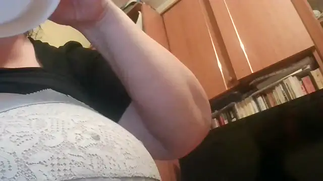 Nataliesbestjuggs online show from 05-22-26, 06:39