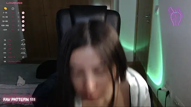 Snapshot of AnnaQueen chatting on 01-18-25, 09:34 AnnaQueen online show from 01-18-25, 09:34