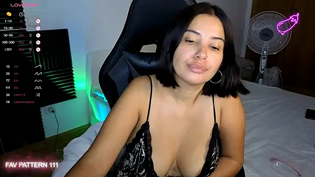 Snapshot of AnnaQueen chatting on 09-14-25, 08:42 AnnaQueen online show from 09-14-25, 08:42