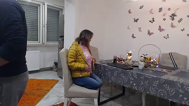 Snapshot of Tasty_Shape chatting on 12-13-24, 06:16 Tasty Shape online show from 12-13-24, 06:16