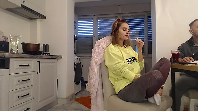 Snapshot of Tasty_Shape chatting on 12-08-24, 02:52 Tasty Shape online show from 12-08-24, 02:52