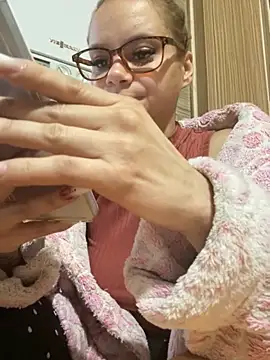 Snapshot of Tasty_Shape chatting on 10-24-25, 06:01 Tasty Shape online show from 10-24-25, 06:01