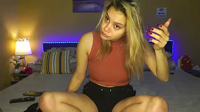 Snapshot of Tasty_Shape chatting on 09-20-25, 05:12 Tasty Shape online show from 09-20-25, 05:12