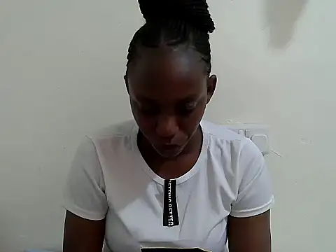 Snapshot of lizbela1 chatting on 10-24-25, 01:21 lizbela1 online show from 10-24-25, 01:21