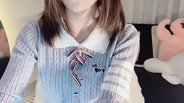 Snapshot of lvy-w chatting on 02-12-25, 04:00 lvy-w online show from 02-12-25, 04:00