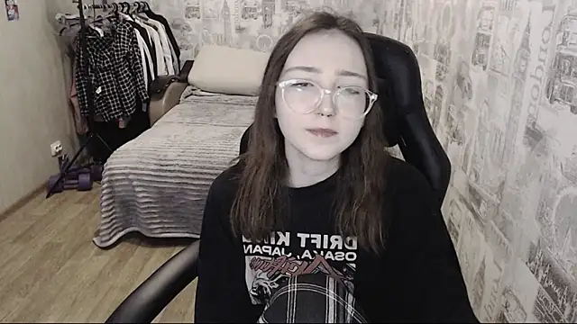 AmeliaKamishiro online show from 12-07-24, 12:18