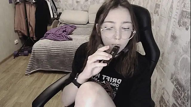 AmeliaKamishiro online show from 12-02-24, 12:35