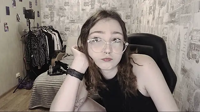 AmeliaKamishiro online show from 12-08-24, 01:58