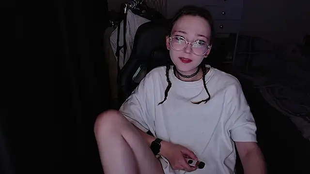 Snapshot of AmeliaKamishiro chatting on 11-25-25, 01:39 AmeliaKamishiro online show from 11-25-25, 01:39