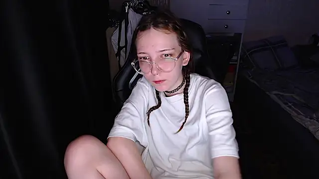 Snapshot of AmeliaKamishiro chatting on 11-24-25, 02:33 AmeliaKamishiro online show from 11-24-25, 02:33